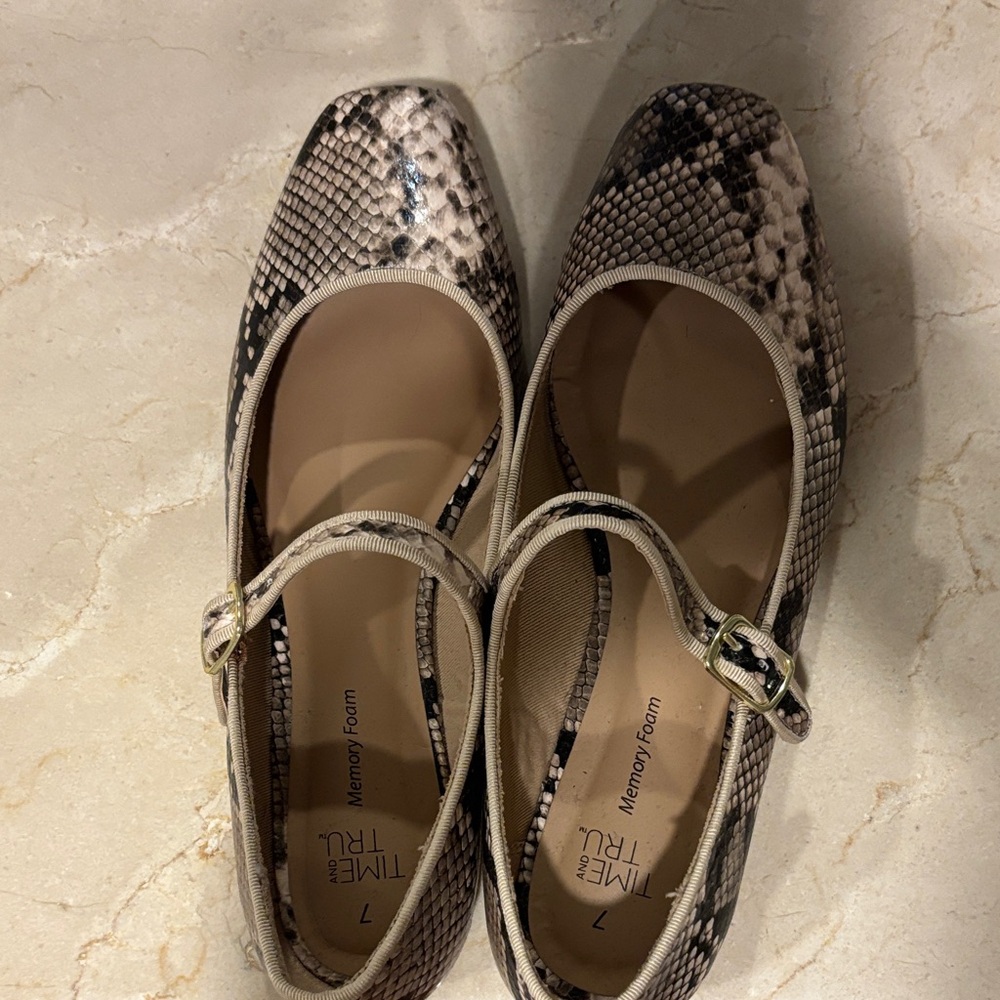 Women's Snakeskin Pattern Flats